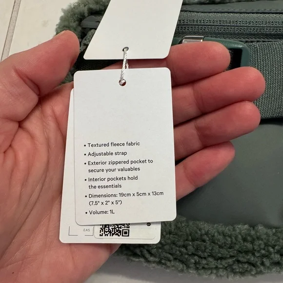 NWT lululemon fleece belt bag - Picture 7 of 12